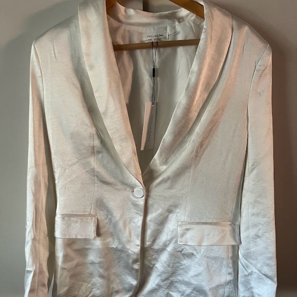 HOLIDAY WHITE BLAZER - VICI COLLECTION  - NWT! XS